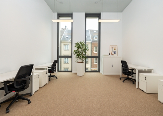 Un bureau privé entièrement équipé
