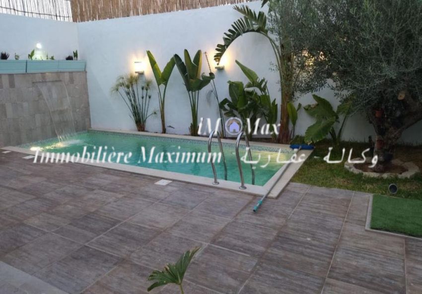 Une villa moderne avec piscine à louer