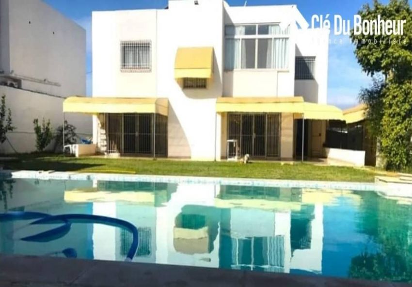 une belle villa avec piscine à chotrana 3