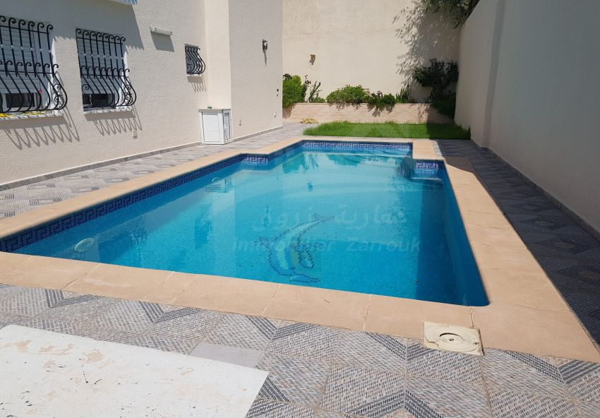 villa avec piscine a louer pour les location de vacance indépendante