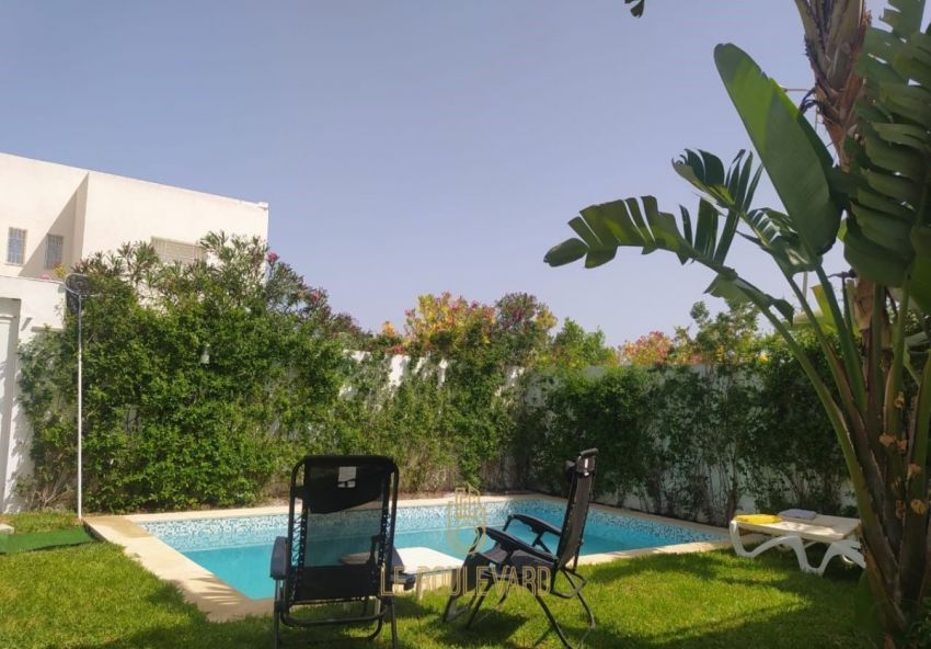 A vendre villa S+3 avec piscine à Jinene l'andalous hammamet
