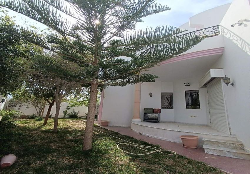 A louer villa Route Gabes Sfax