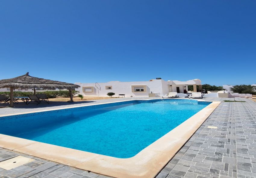 À louer Villa avec piscine plain-pied située à Djerba