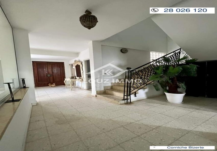 vente une Villa Située à Corniche Bizerte .