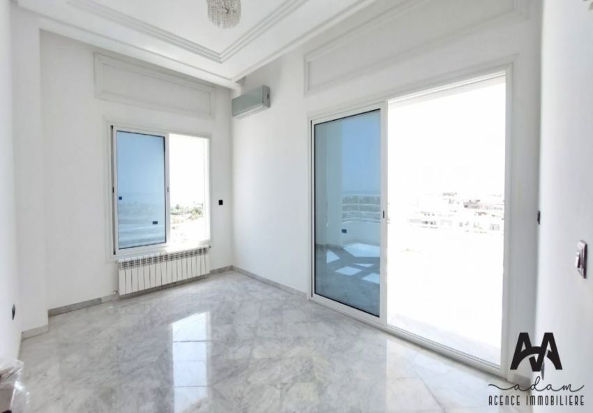 Penthouse S+4 de 366 m² au 6ᵉ étage à Mrezga, Hammamet Nord