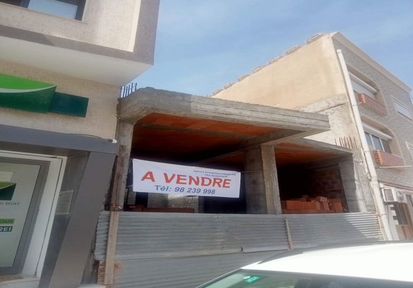 A vendre Immeuble R+4 en cours à Monastir