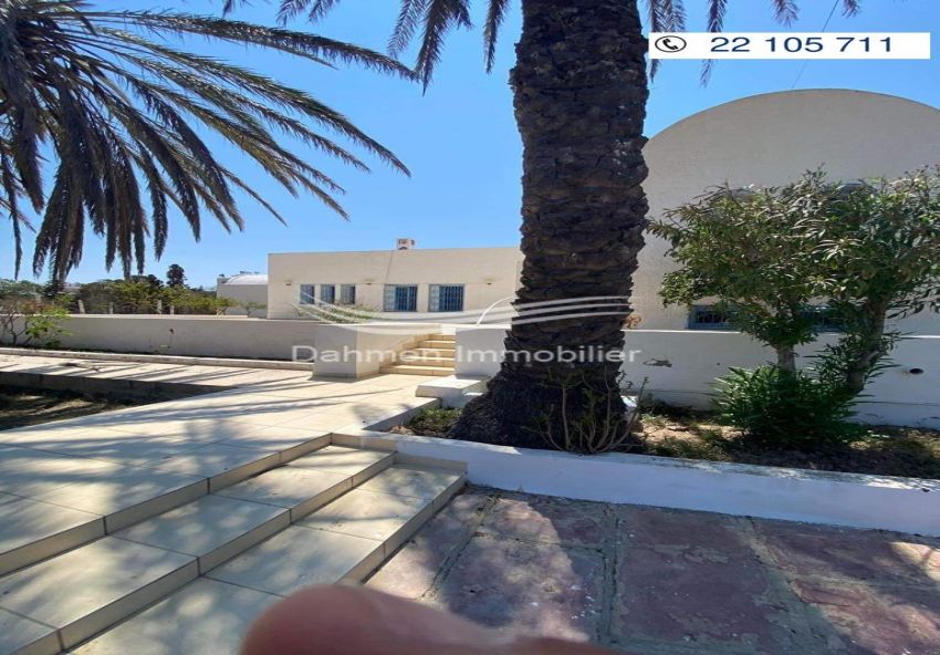 Villa de style djerbienne pieds dans l'eau à Sousse
