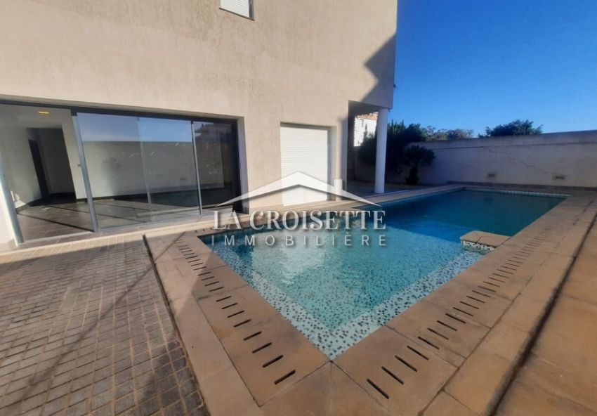Villa S+4 avec piscine à La Marsa MVL1277