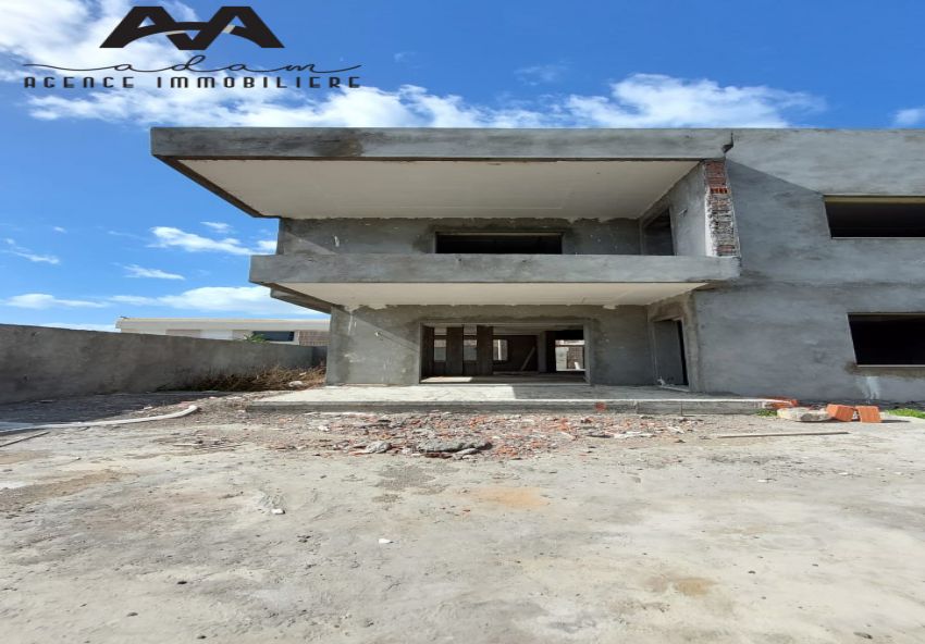 A Vendre villa inachevée de 500m² à Sidi Mahrsi, Nabeul