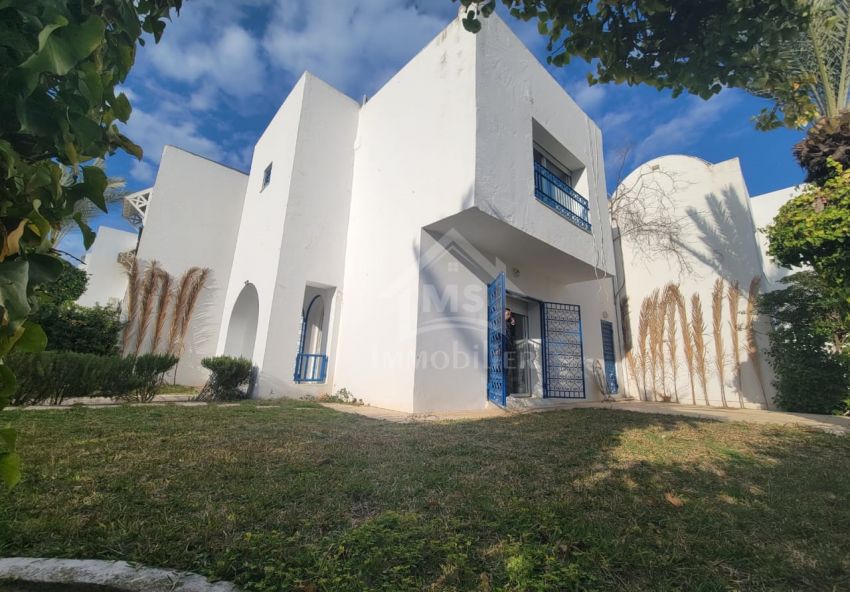 Charmant duplex avec jardin et piscine à vendre à Hammamet