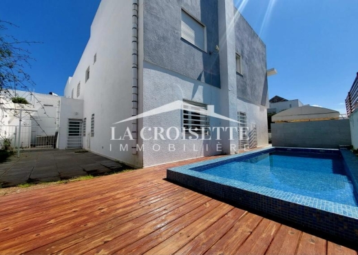 Duplex S+5 avec piscine à La Marsa