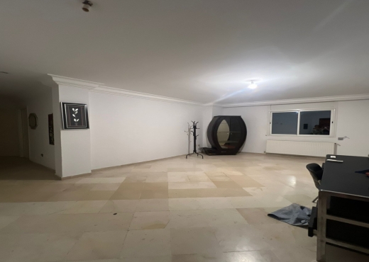 À vendre un appartement S+3 à Mour