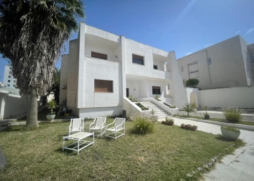 A VENDRE VILLA S+5 AVEC PISCINE