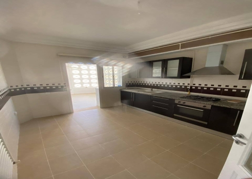 A Vendre Appart S+4 à l'Aouina