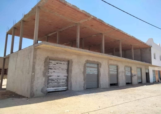 Villa + 4 garages Rte Sidi Salem