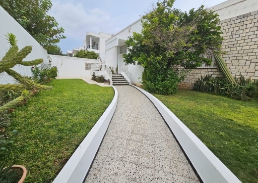 villa s+7 a vendre