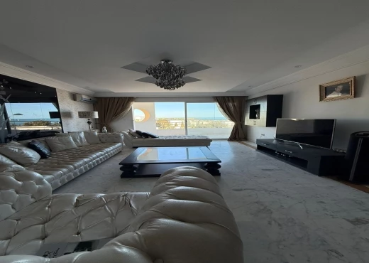 Appartement à À Vendre à SOUSSE - Appartement S+3 avec Vue Mer En Vente | Zone Touristique Sousse