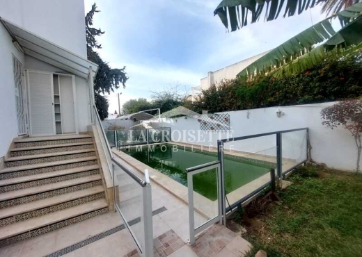 Villa S+5 avec piscine à La Marsa