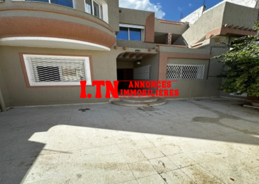 À vendre  Villa sur deux niveaux