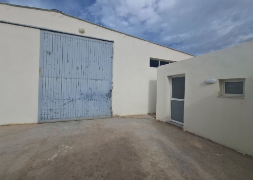 À LOUER – DÉPÔT INDUSTRIEL 850 m²