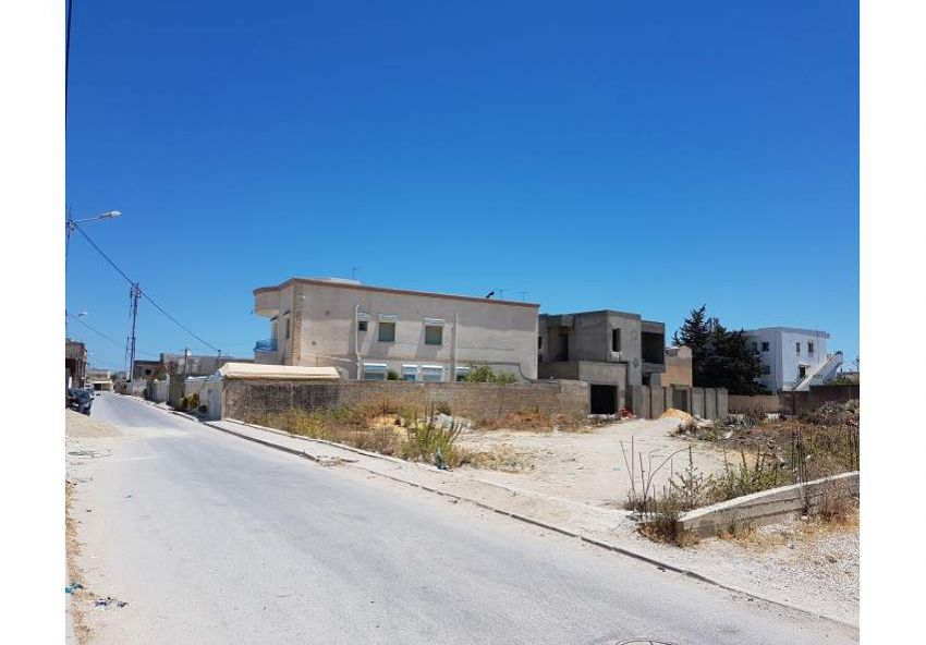terrain à À Vendre à ARIANA - Terrain à Soukra de 611m² avec titre bleu
