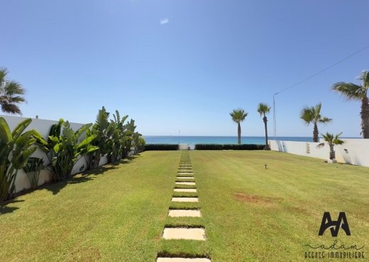 Villa pied dans l'eau à Maamoura