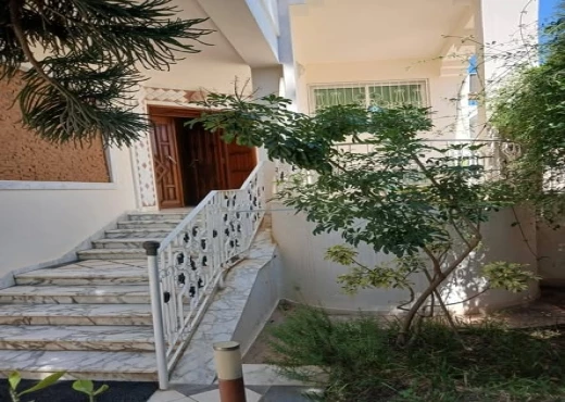 villa à À Vendre à ARIANA - À VENDRE :Villa HS cité Ennozha Ariana