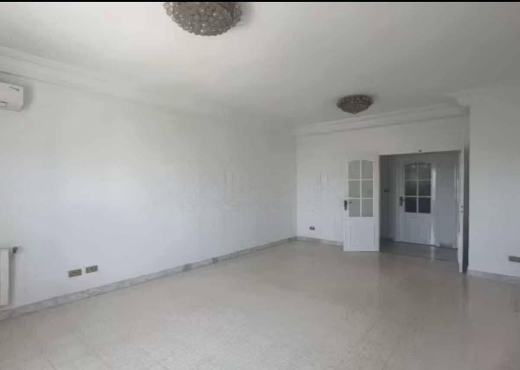 📍ARIANA : APPARTEMENT S+4 À LOUER