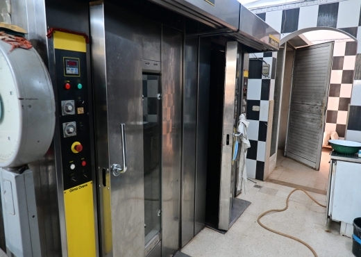 Boulangerie moderne entièrement équipée à louer