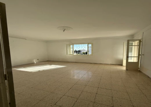 Appartement à À Vendre à MANOUBA - Grand appartement à vendre