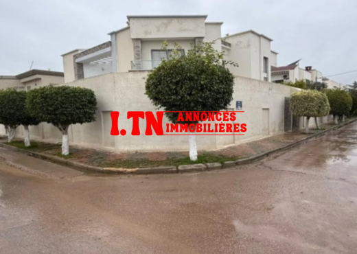 À Vendre  Villa  a la Soukra