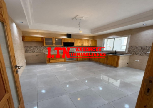 À louer étage de villa S+3 Ariana