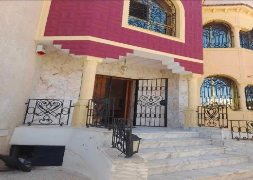 maison à À Vendre à SOUSSE - VILLA À VENDRE  Khezama Est Sousse