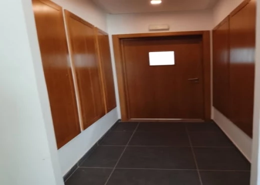bureau à À Vendre à TUNIS - A vendre appartement  usage bureautique