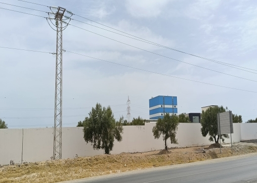 15000/للبيع: أرض صبغة صناعية/ فلاحية