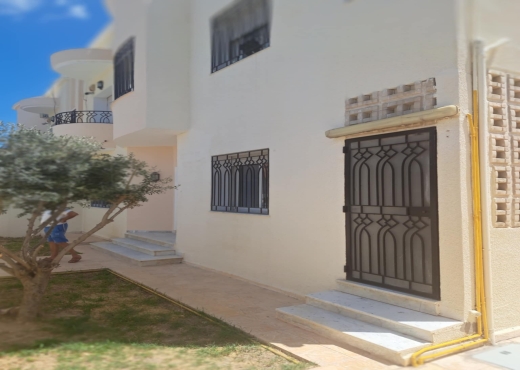 À Louer: Étage de Villa S+2 au RDC