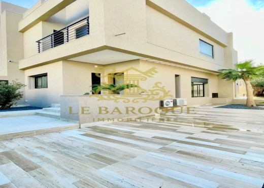 À Vendre Villa Neuve S+4 avec Piscine Gammarth