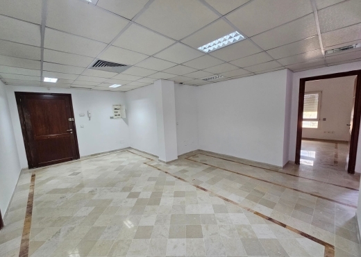 📍 BORJ BACCOUCHE - ARIANA : BUREAU H+4 À LOUER