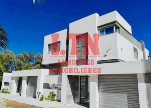 A Vendre Triplex à Chotrana Ariana