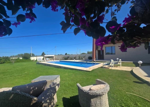 villa à À Louer à SOUSSE - A Louer Villa S+3 Chatte Mariem