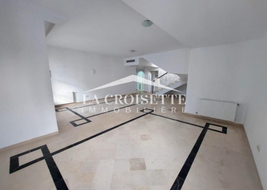 Duplex meublé s+3 à La Marsa