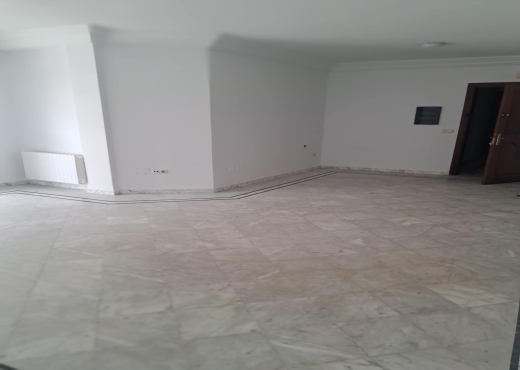 joli appartement à ennasr 2