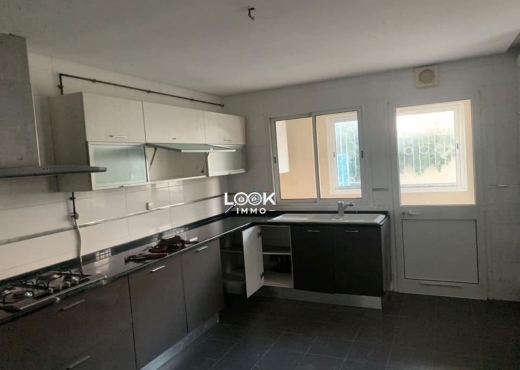 À Vendre Duplex S+4 avec Piscine
