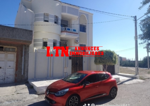 FAHللبيع: ڤيلا في المكنين