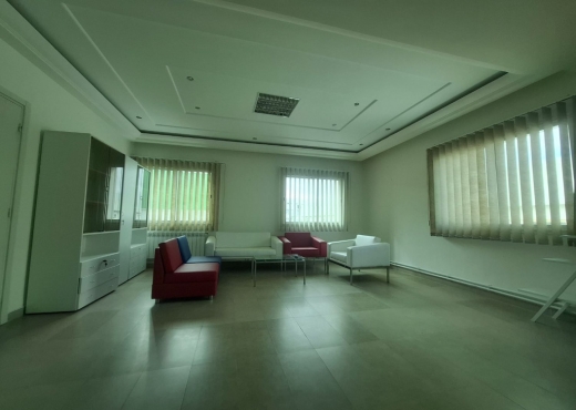 Bureau meublé 5 pièces 200 m² au 1