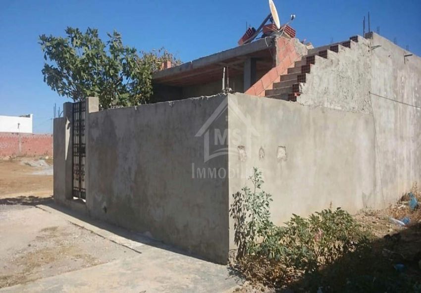 Terrain clôturé avec studio à vendre à Hammamet Sud 51355351