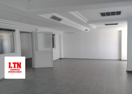 Super bureau 380 m² à Alain savary