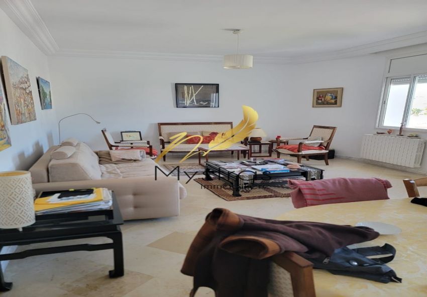 A vendre un appartement S+3 aux Jardins d'El Menzah