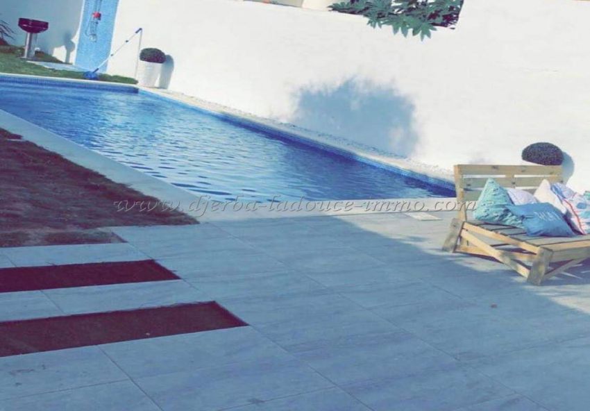 Charmante villa avec piscine vue de mer à louer à l’année à Tézdaine - Djerba