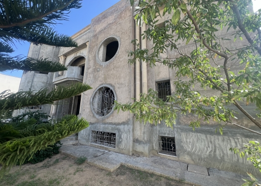 Vente villa 1450 m2 encours soukra